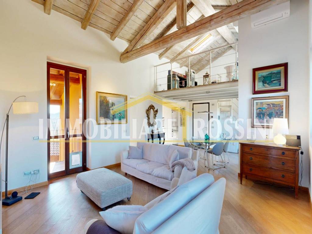 appartamento in vendita a Varese in zona Bosto