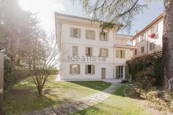 appartamento in vendita a Varese in zona Casbeno