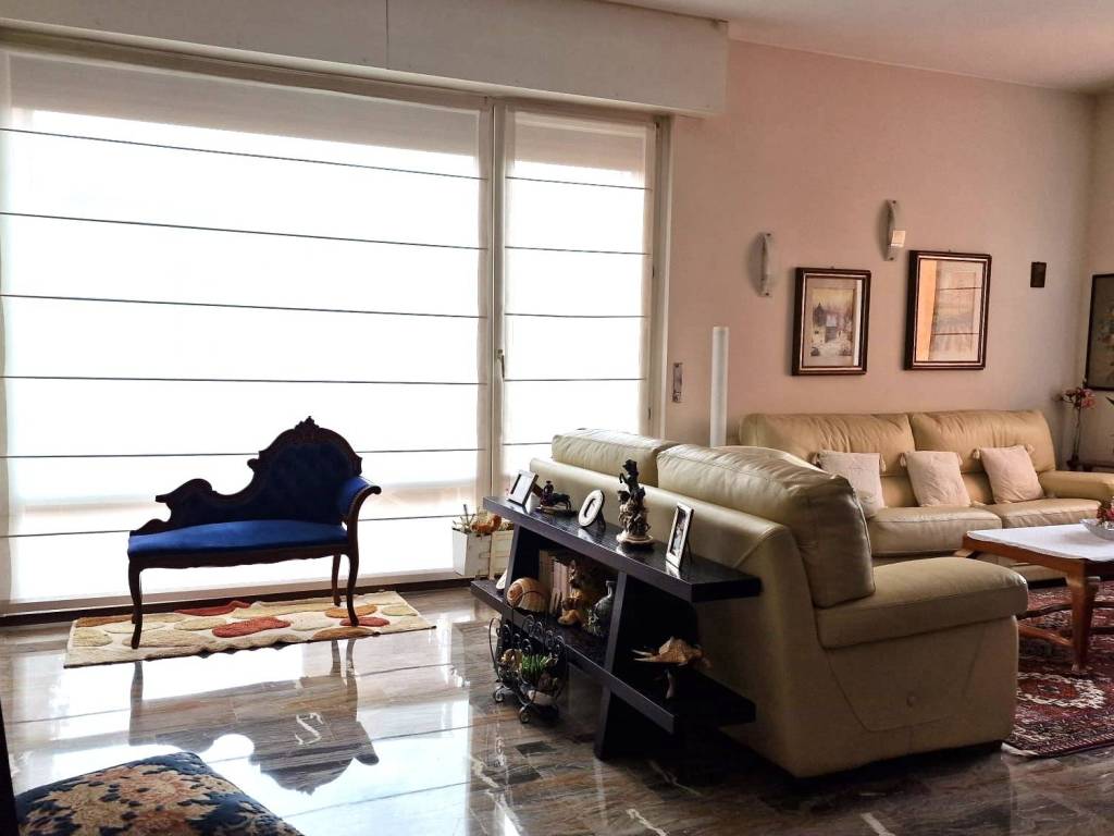 appartamento in vendita a Varese in zona Giubiano