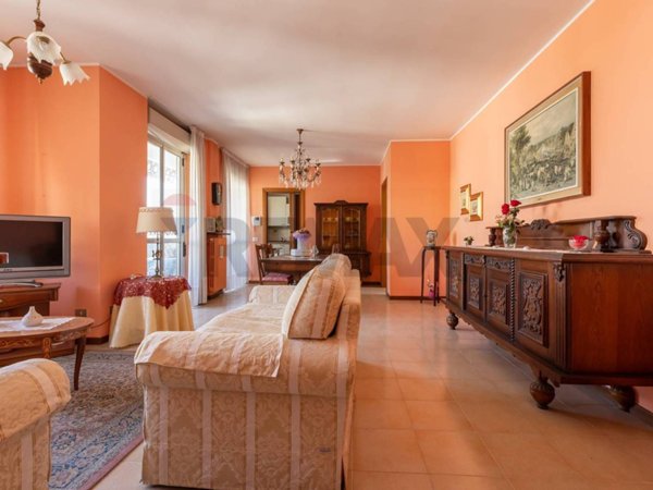 appartamento in vendita a Varese in zona Giubiano