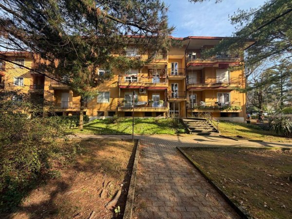 appartamento in vendita a Varese in zona Bizzozero