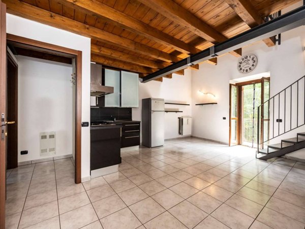 appartamento in vendita a Varese in zona Capolago