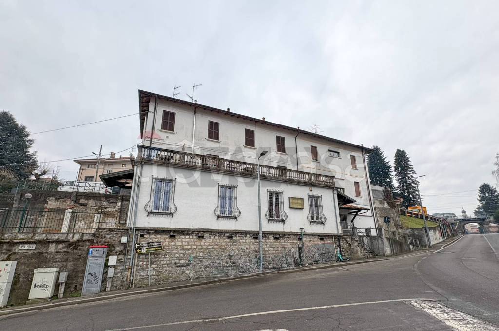 appartamento in vendita a Varese in zona Viale Belforte
