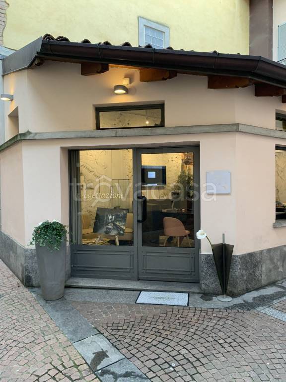 negozio in vendita a Varese in zona Centro Città