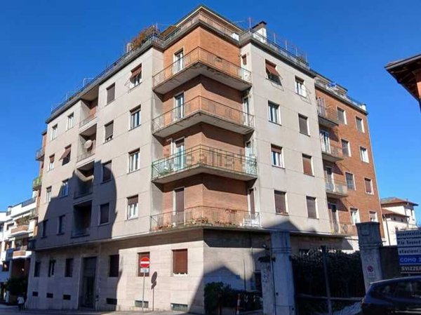 appartamento in vendita a Varese in zona Giubiano