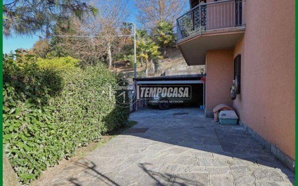 casa indipendente in vendita a Varese in zona Cartabbia
