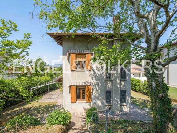 casa indipendente in vendita a Varese in zona Casbeno