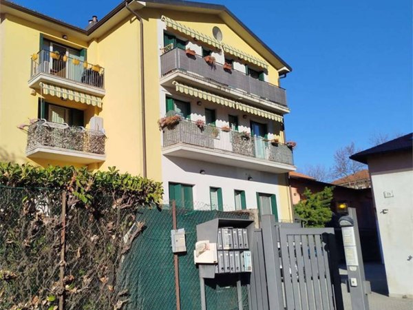 appartamento in vendita a Varese in zona Giubiano