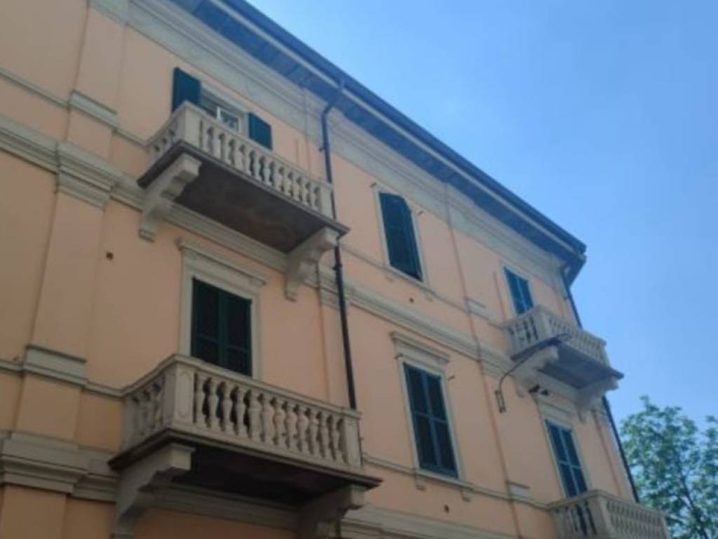 appartamento in vendita a Varese in zona Biumo