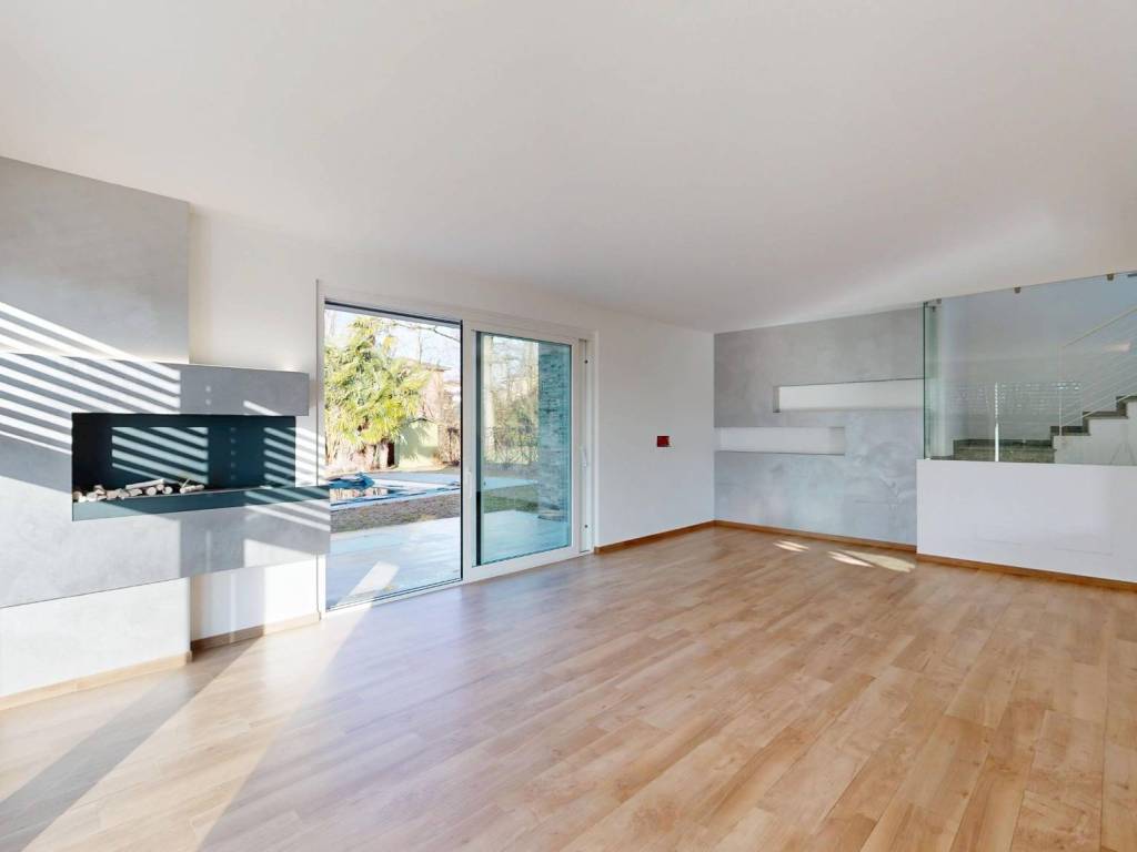 casa indipendente in vendita a Varese in zona Bizzozero