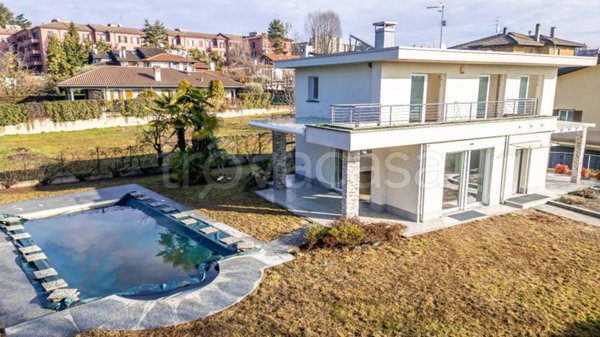 casa indipendente in vendita a Varese