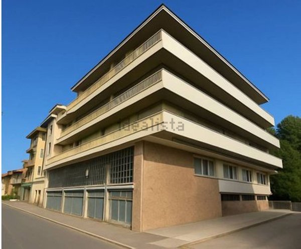 appartamento in vendita a Varese in zona Brunella