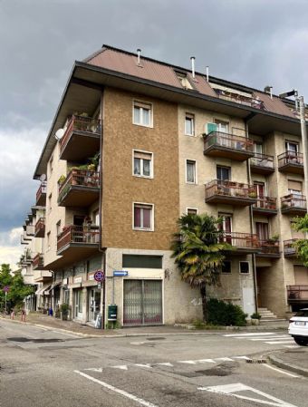 appartamento in vendita a Varese in zona Giubiano