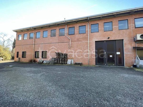 locale commerciale in vendita a Varese in zona Sant'Ambrogio