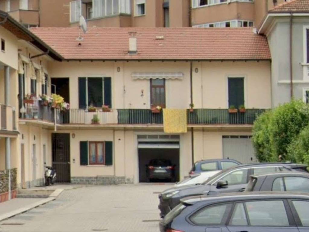 appartamento in vendita a Varese in zona Bizzozero