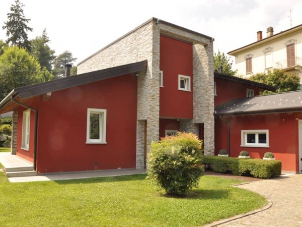 casa indipendente in vendita a Varese in zona Bosto