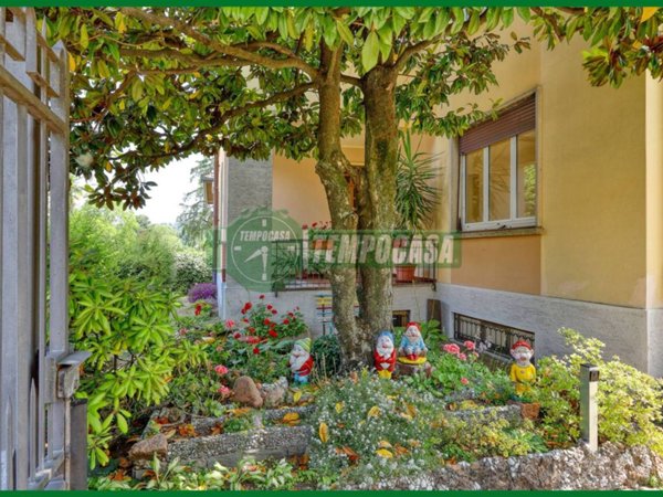 casa indipendente in vendita a Varese in zona Biumo