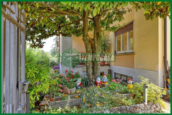 casa indipendente in vendita a Varese in zona Biumo