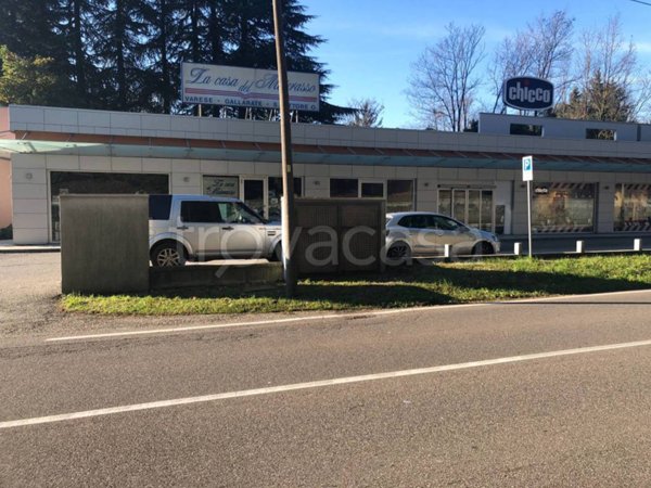 negozio in vendita a Varese in zona Masnago