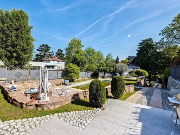 casa indipendente in vendita a Varese in zona Masnago