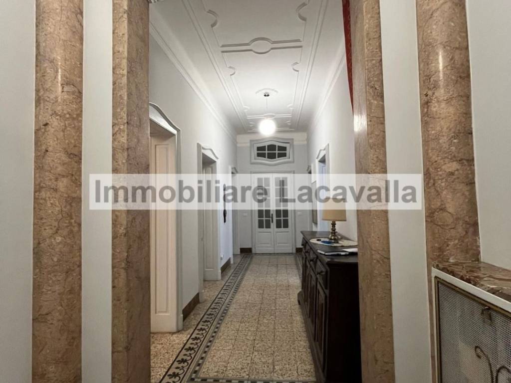 appartamento in vendita a Varese in zona Viale Europa