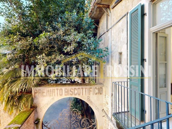 appartamento in vendita a Varese in zona Biumo