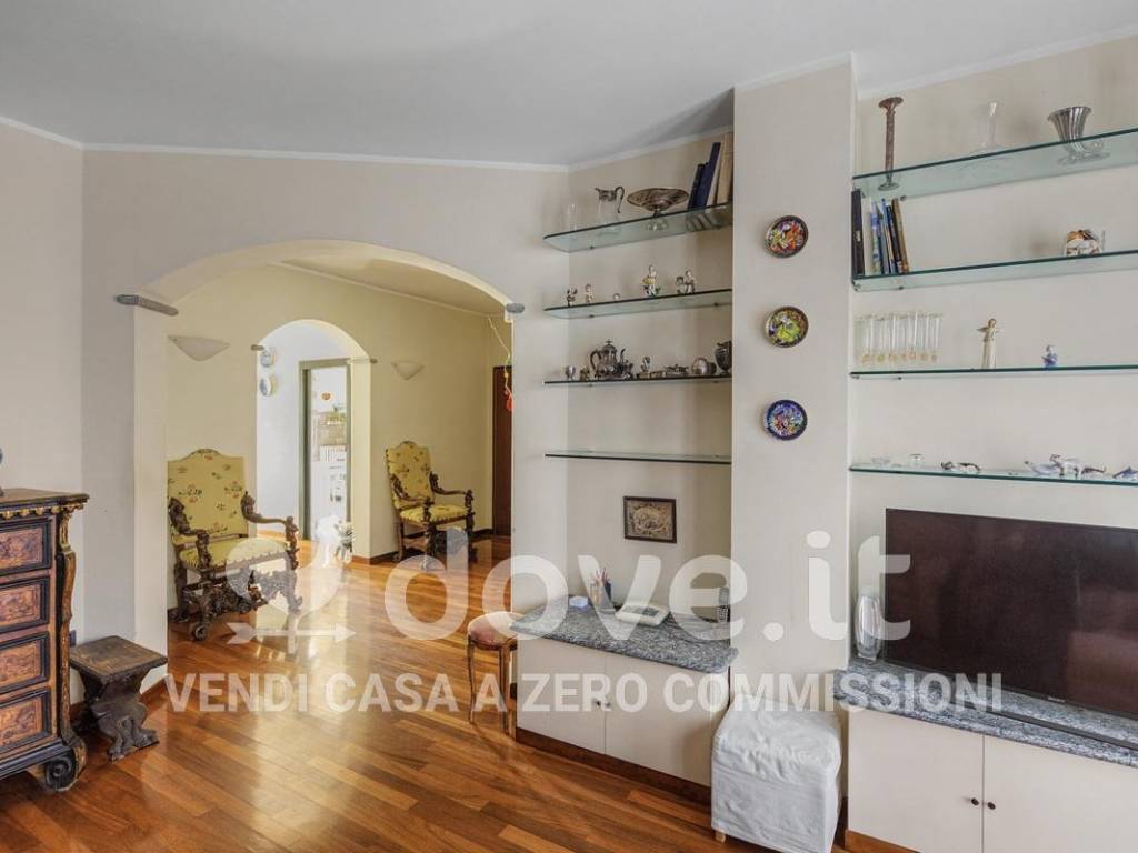 appartamento in vendita a Varese in zona Biumo