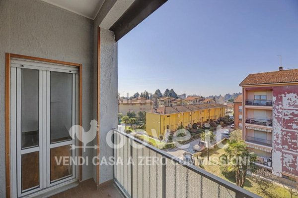 appartamento in vendita a Varese in zona Velate