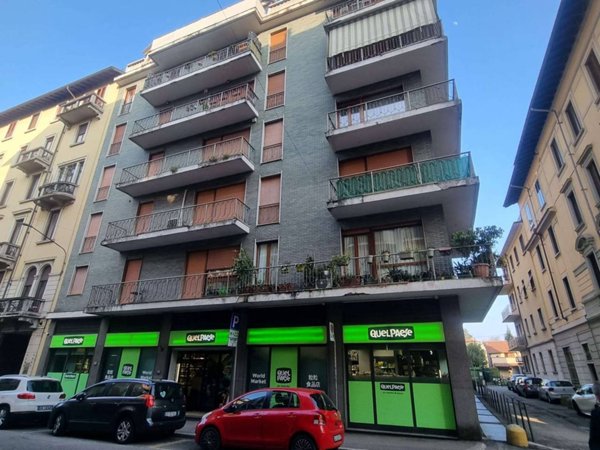 appartamento in vendita a Varese in zona Biumo