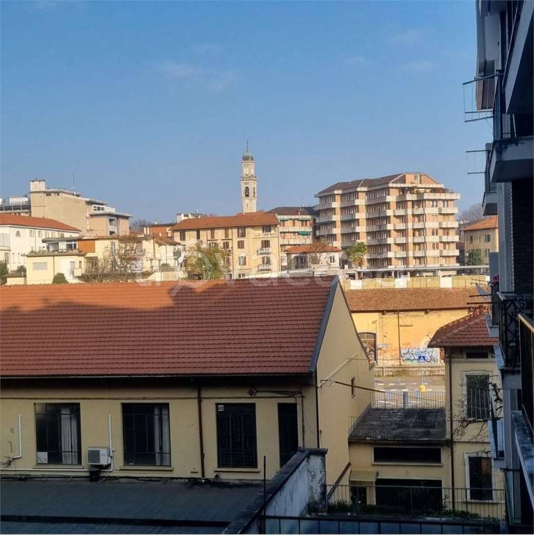 appartamento in vendita a Varese in zona Centro Città