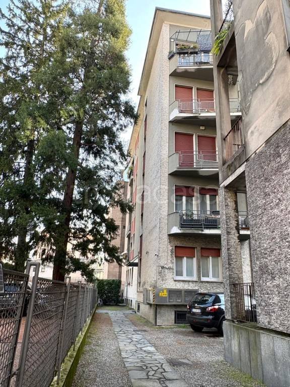 appartamento in vendita a Varese in zona Centro Città