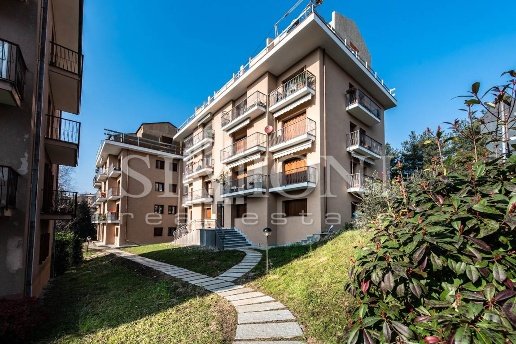 appartamento in vendita a Varese in zona Casbeno