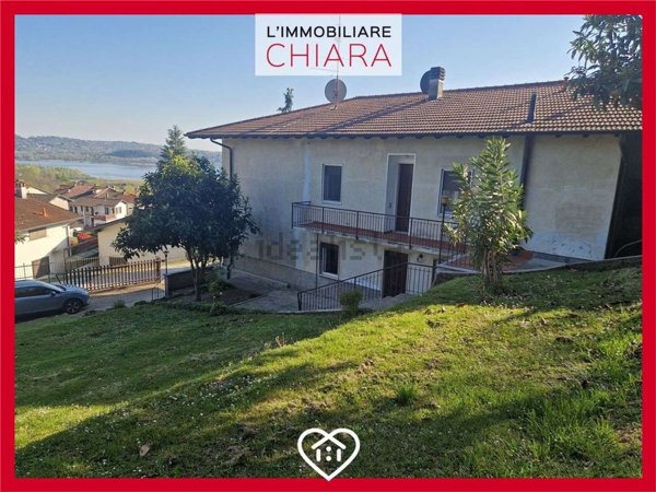 casa indipendente in vendita a Varese in zona Calcinate del Pesce
