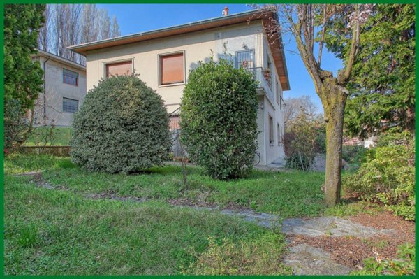 casa indipendente in vendita a Varese in zona Biumo