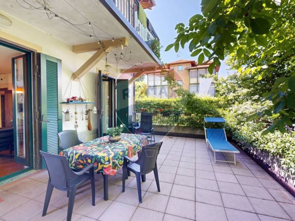 casa indipendente in vendita a Varese in zona Giubiano