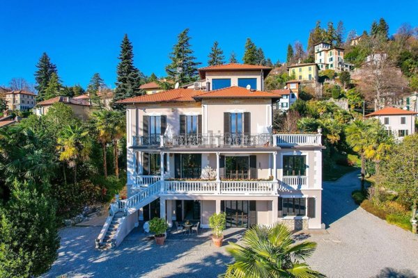 casa indipendente in vendita a Varese in zona Prima Cappella