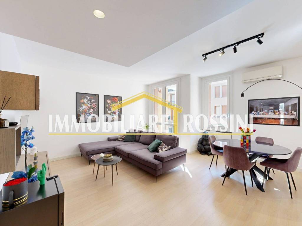 appartamento in vendita a Varese in zona Biumo