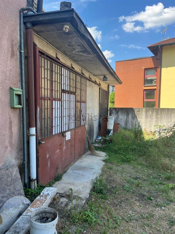 ufficio in vendita a Varese in zona Ippodromo