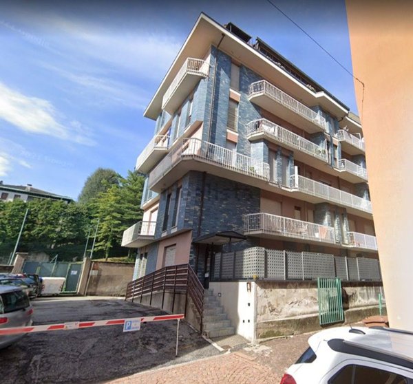 appartamento in vendita a Varese in zona Biumo