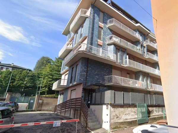 appartamento in vendita a Varese in zona Biumo