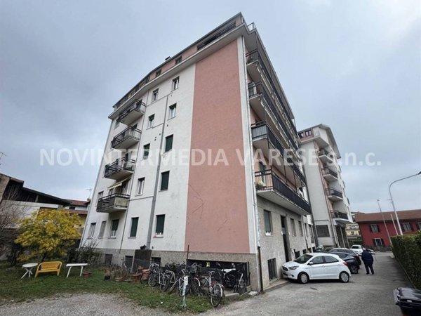 appartamento in vendita a Varese in zona Ippodromo
