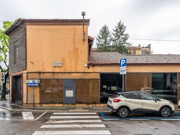 ufficio in vendita a Varese in zona Biumo