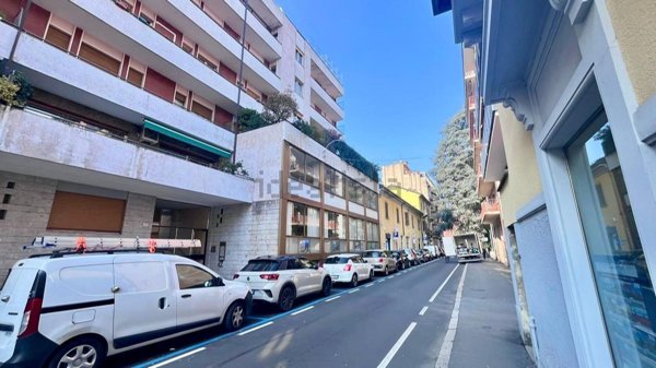 ufficio in vendita a Varese in zona Centro Città