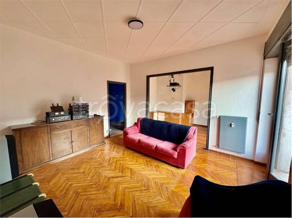 appartamento in vendita a Varese in zona Giubiano