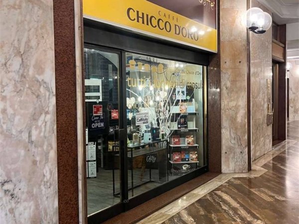 negozio in vendita a Varese in zona Biumo