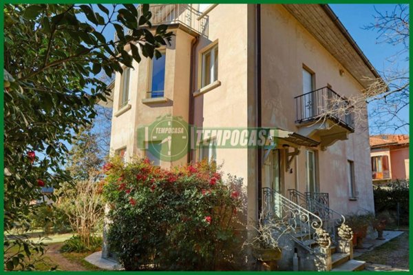 casa indipendente in vendita a Varese in zona Sant'Ambrogio