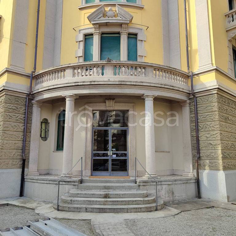 appartamento in vendita a Varese in zona Giubiano