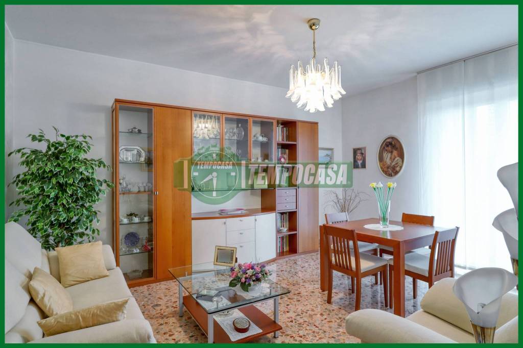 appartamento in vendita a Varese in zona Biumo