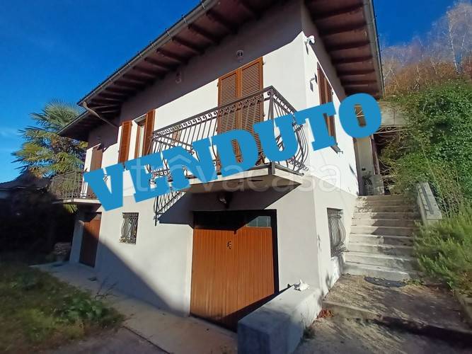casa indipendente in vendita a Varese in zona Giubiano