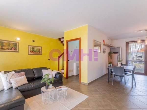 casa indipendente in vendita a Varese in zona Bizzozero